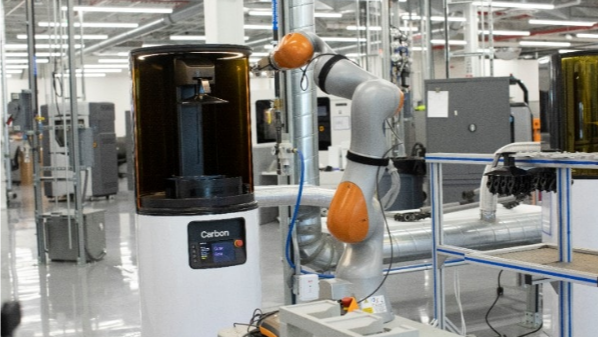 福特启用移动机器人操作3D打印机
